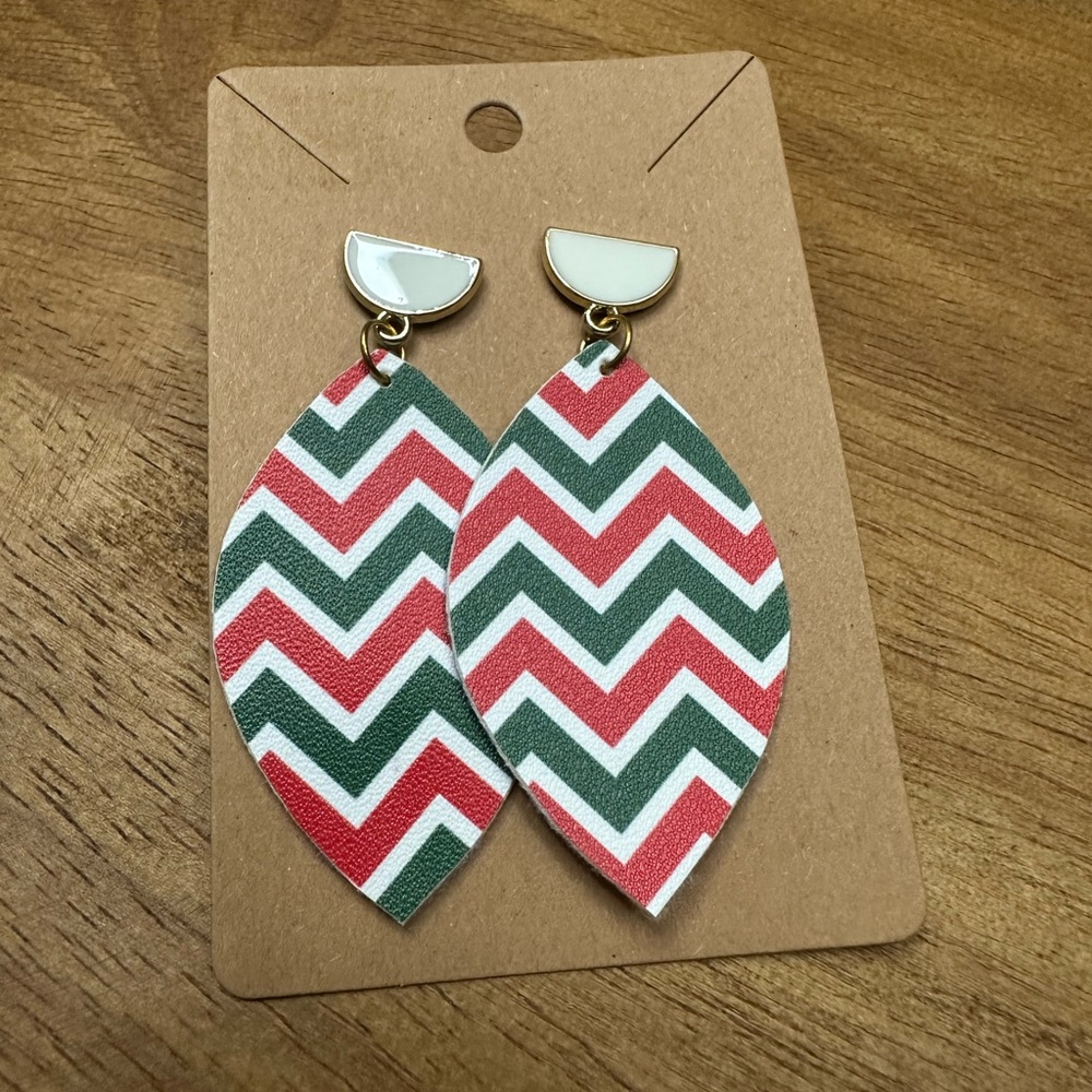 5/$10‎ Chevron Leaf Earrings